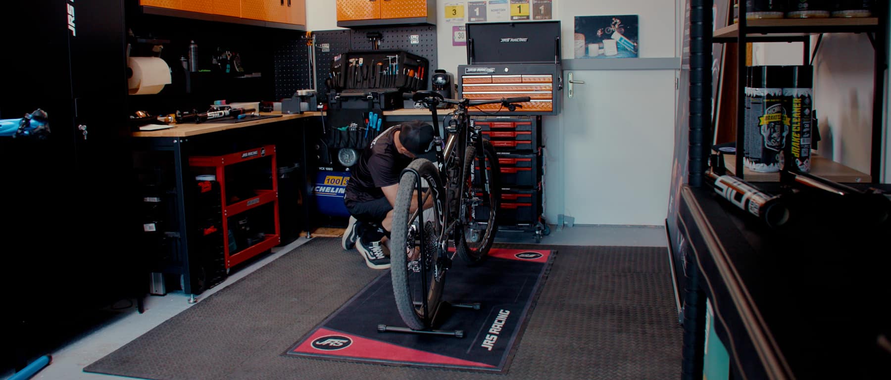 Read more about the article À quelle fréquence faire réviser sa suspension VTT ? Nos conseils